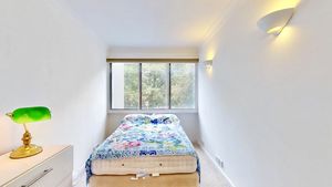 bedroom small- click for photo gallery
